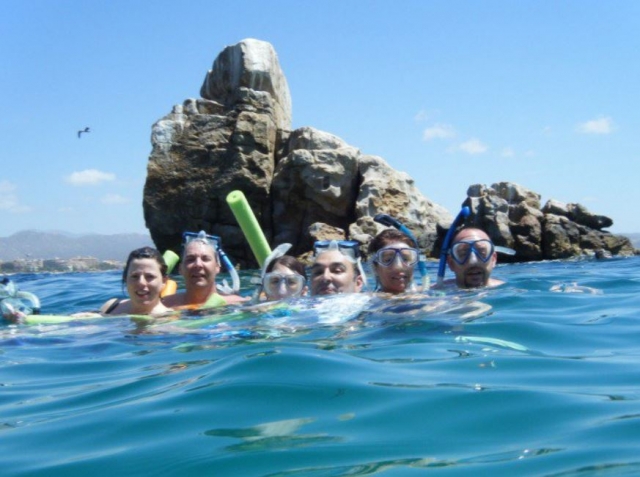 Snorkel en grupo en Baja